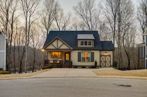 606 Evans Dr, Tullahoma, TN 37388