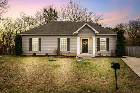 624 Niagra Ln, Murfreesboro, TN 37129