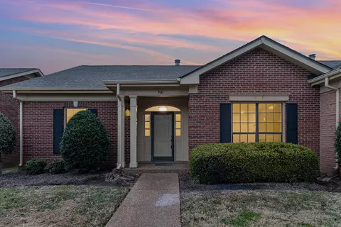 9141 Sawyer Brown Rd, Nashville, TN 37221