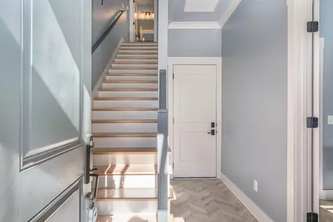 Entry Way - 105 E Olive St, Murfreesboro, TN 37130 photo 1 of 1