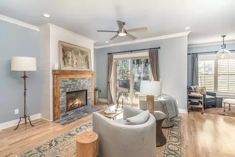 Living - 105 E Olive St, Murfreesboro, TN 37130 photo 1 of 1
