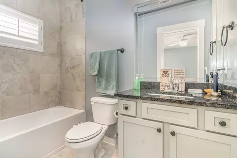 Bath - 105 E Olive St, Murfreesboro, TN 37130 photo 3 of 3