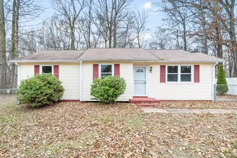 528 Roselawn Dr, Clarksville, TN 37042