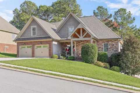 11190 Captains Cove Dr, Soddy Daisy, TN 37379