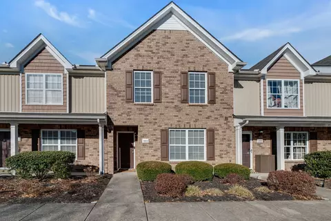 1922 Victory Gallop Ln, Murfreesboro, TN 37128