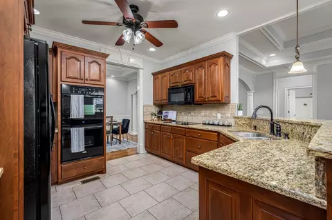Kitchen - 3315 Blackman Rd, Murfreesboro, TN 37129 photo 3 of 4