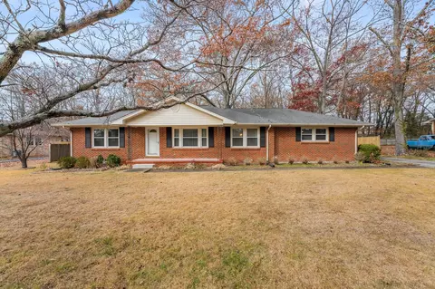 306 Hampton Rd, Tullahoma, TN 37388
