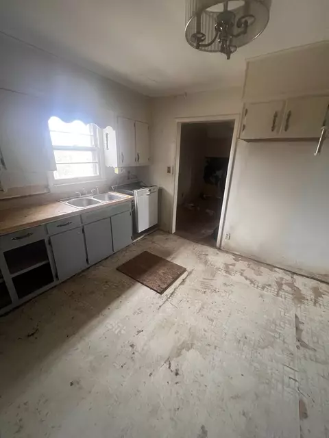 Kitchen - 141 Goolsby Rd, Morrison, TN 37357 photo 1 of 2