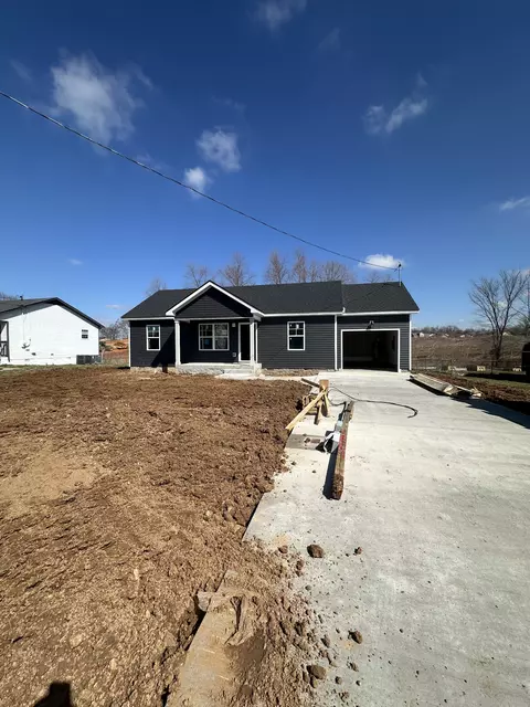 106 Sidney Ct, Oak Grove, KY 42262