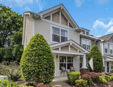 706 Flintlock Ct, Nashville, TN 37217