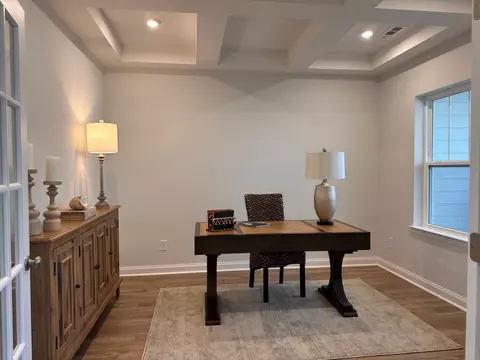 1913 Hildebrand Ln, Columbia, TN 38401