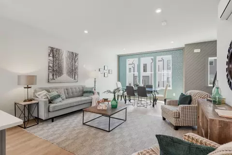 349 E Village Ln, Nashville, TN 37216