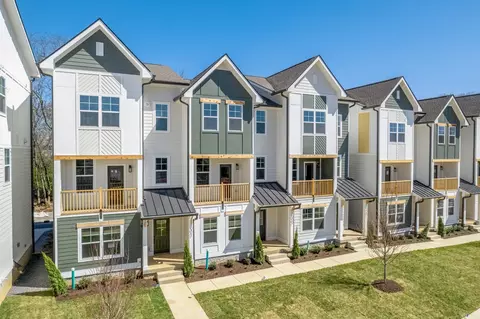 2004 Maple View Ln, Nashville, TN 37207