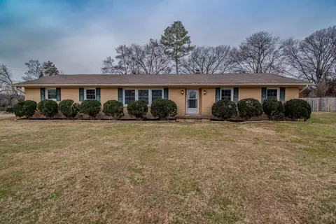236 Robin Hood Rd, Pulaski, TN 38478