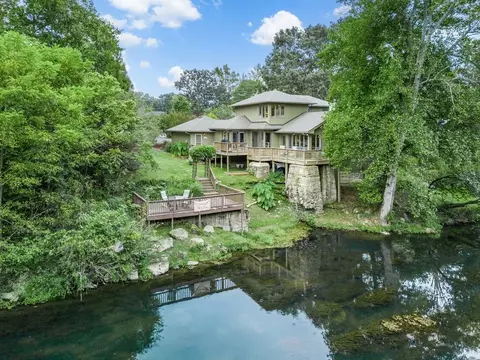 570 Mortons Lake Rd, Manchester, TN 37355