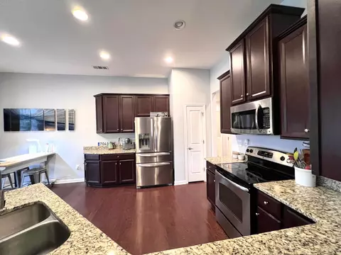 Kitchen - 3213 Eaglecliff Ct, Murfreesboro, TN 37128 photo 2 of 2