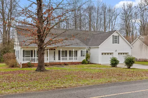 975 Mclean Ave, Signal Mountain, TN 37377
