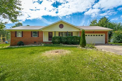 2508 Dowler Cir, Signal Mountain, TN 37377