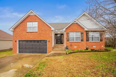 1903 Sydney Louise Dr, Clarksville, TN 37042