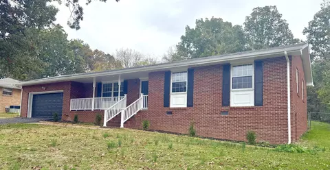 934 Greenhill Dr, Rossville, GA 30741