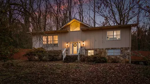 4951 Montcrest Dr, Chattanooga, TN 37416