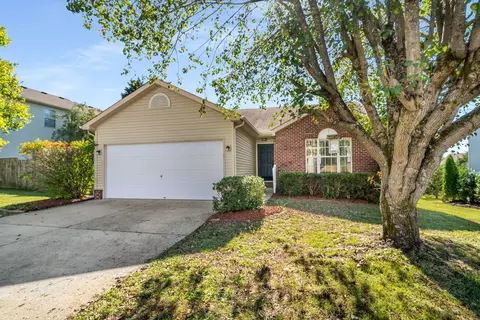 120 Sumner Meadows Ln, Hendersonville, TN 37075
