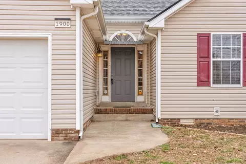 1900 Patton Rd, Clarksville, TN 37042