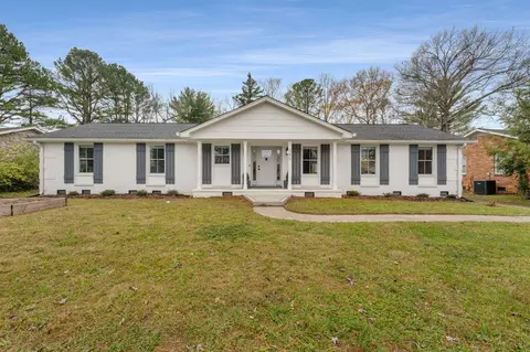 759 Harpeth Knoll Rd, Nashville, TN 37221