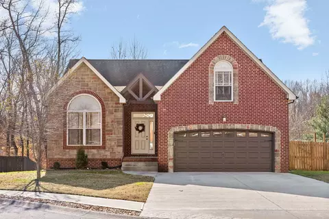 318 David Dr, Clarksville, TN 37040