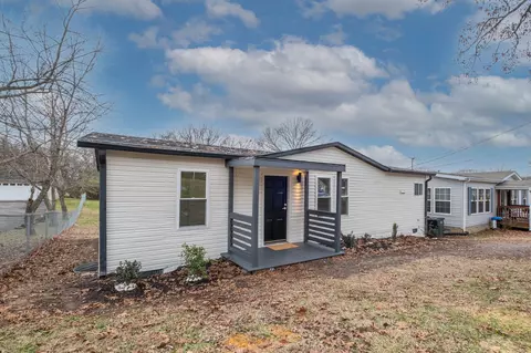 2732 Bullock Ave, Nashville, TN 37207