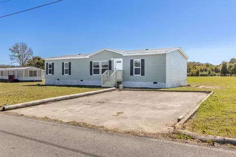 390 Brandon Cir, Chatsworth, GA 30705