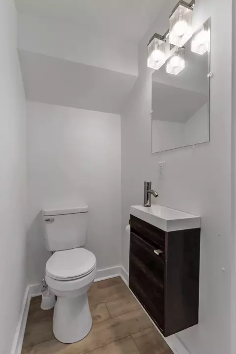 Bath - 5154 Concord Rd, Springfield, TN 37172 photo 1 of 5