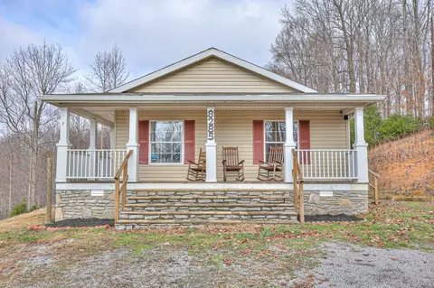 8285 Phillips Hollow Rd, Westmoreland, TN 37186