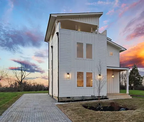 1515 E Stewarts Ln, Nashville, TN 37218