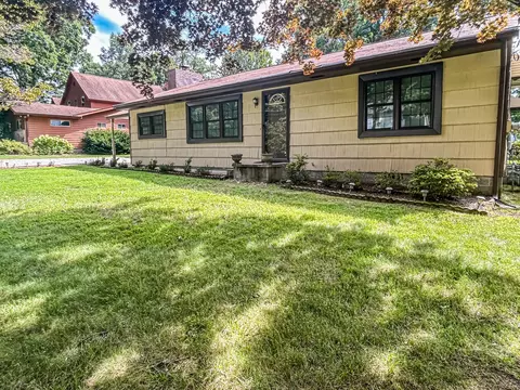 317 Hampton Rd, Signal Mountain, TN 37377