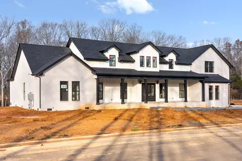 1430 Reda Dr, Clarksville, TN 37042