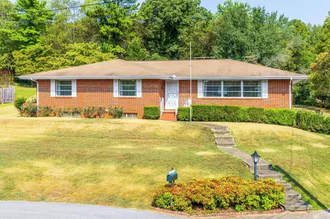 3913 Robbinsdale Ln, Chattanooga, TN 37415