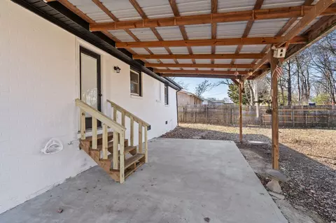 Exterior - 1323 Eagle St, Murfreesboro, TN 37130 photo 7 of 11
