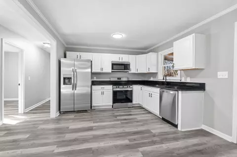 Kitchen - 1323 Eagle St, Murfreesboro, TN 37130 photo 6 of 6
