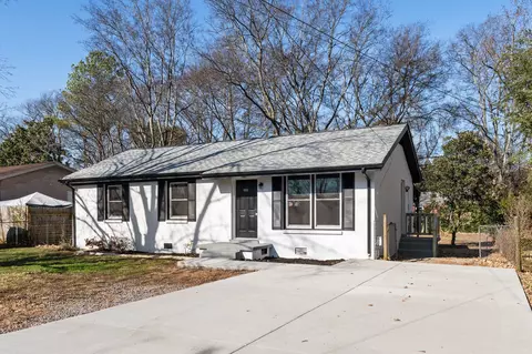 Exterior - 1323 Eagle St, Murfreesboro, TN 37130 photo 6 of 11