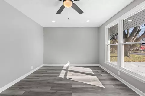 Living - 1323 Eagle St, Murfreesboro, TN 37130 photo 3 of 5
