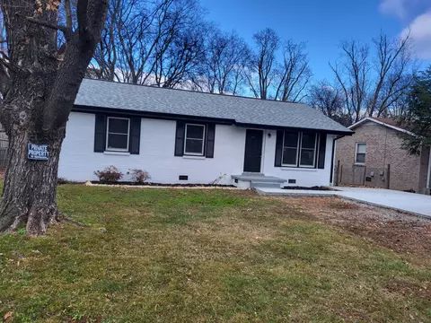 Exterior - 1323 Eagle St, Murfreesboro, TN 37130 photo 3 of 11