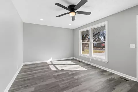 Living - 1323 Eagle St, Murfreesboro, TN 37130 photo 1 of 5