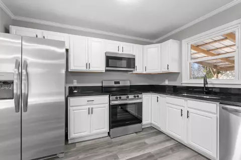 Kitchen - 1323 Eagle St, Murfreesboro, TN 37130 photo 3 of 6