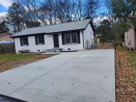 Exterior - 1323 Eagle St, Murfreesboro, TN 37130 photo 4 of 11