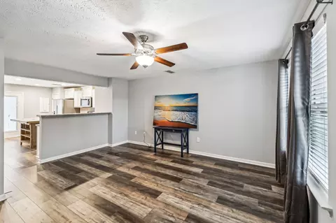 Living - 2354 Date Dr, Murfreesboro, TN 37130 photo 2 of 3