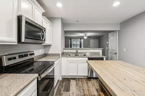 Kitchen - 2354 Date Dr, Murfreesboro, TN 37130 photo 4 of 4