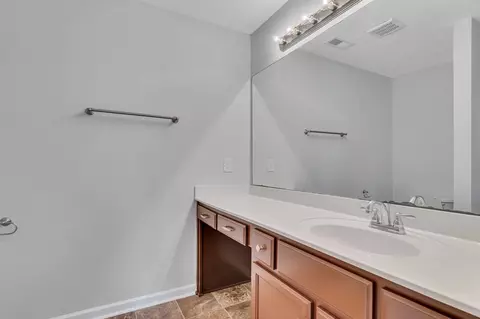 Bath - 1653 Warmingfield Dr, Murfreesboro, TN 37127 photo 3 of 4