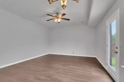 Living - 1653 Warmingfield Dr, Murfreesboro, TN 37127 photo 3 of 4