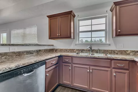 Kitchen - 1653 Warmingfield Dr, Murfreesboro, TN 37127 photo 5 of 5